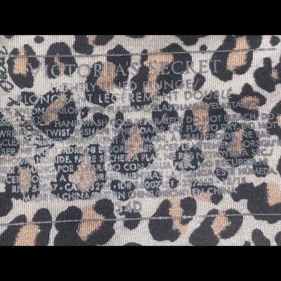 VS plunge bra EUC - Picture 2 of 8